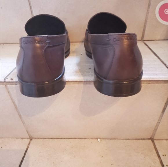 Shoes.. Calvin Klein men's dress shoes .. good condition size 9.. 42 European - Picture 4 of 6